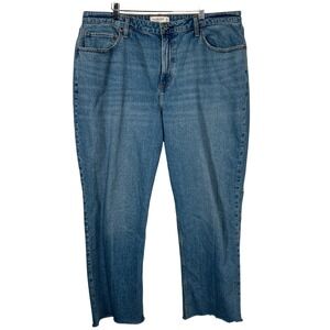 Abercrombie & Fitch Curve Love High Rise‎ Straight Jeans 34 Long